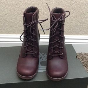 Timberland boots burgundy size 6 New